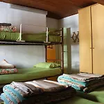 Rifugio La Capanna بيت شباب *