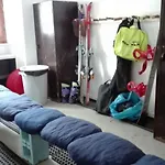 بيت شباب Rifugio La Capanna *