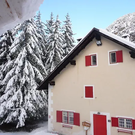 Hostel Rifugio La Capanna Claviere